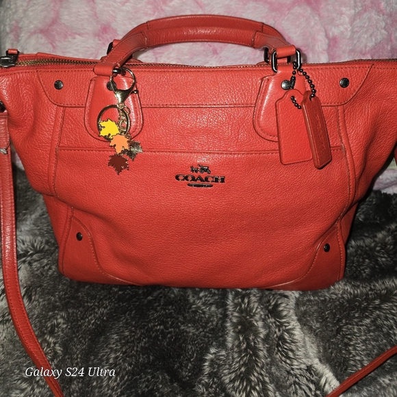 Coach Handbags - Euc Coach Mickie Leather Tote Bag With Strap